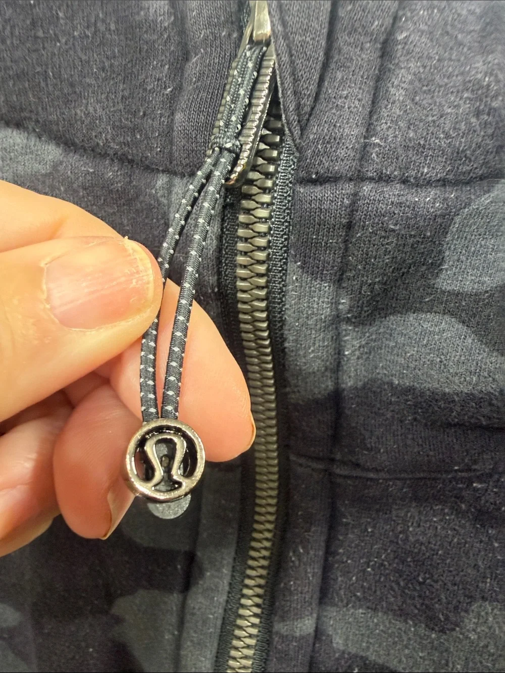 Lululemon scuba hoodie full zip camo print size 6